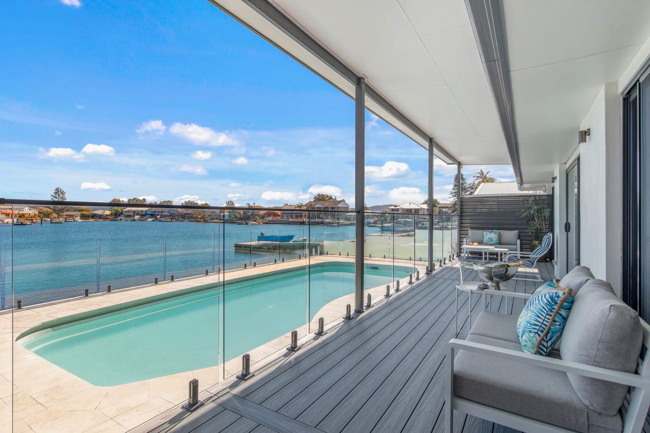 House For Sale 32 Helmsman Boulevard, St Huberts Island Central